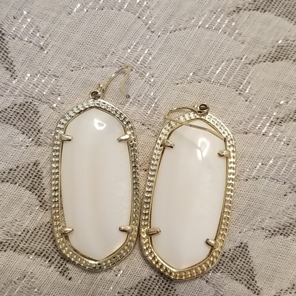 Earring - Picture 2 of 2